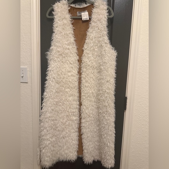 Ecote Long Fuzzy Vest | Ivory | Medium | NWT - Picture 2 of 5